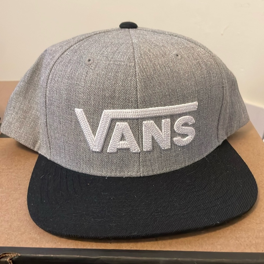 Vans snapback “off the wall” hat cap. One size fits all